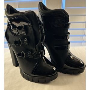 Black Gothic Clunky Block Heel Round Toe Platforms size 7M